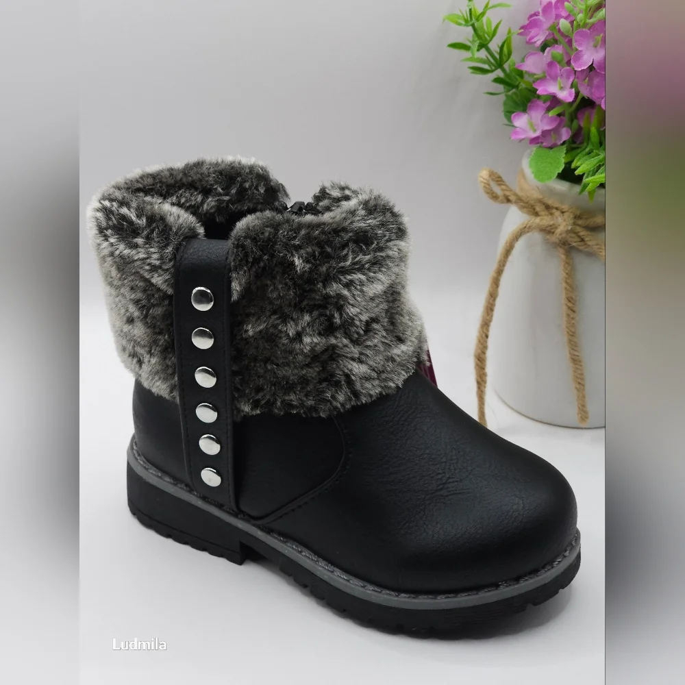 RUGGED BEAR girls size 7 black with faux fur low top‎ boots